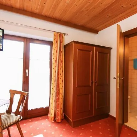 Tirolerhof Bed & Breakfast Sankt Ulrich am Pillersee